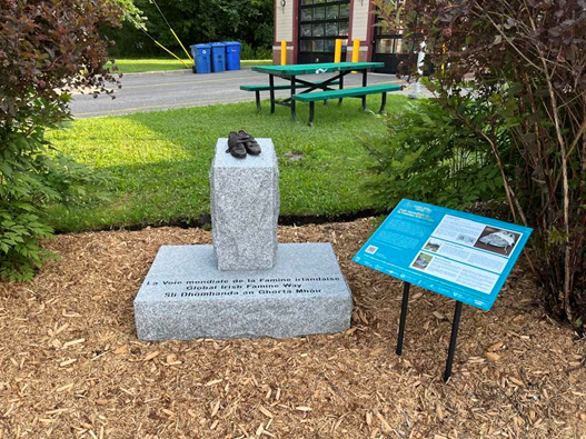 The Bronze Shoes - An extension of the National Famine Way – Saint-Colomban City Hall